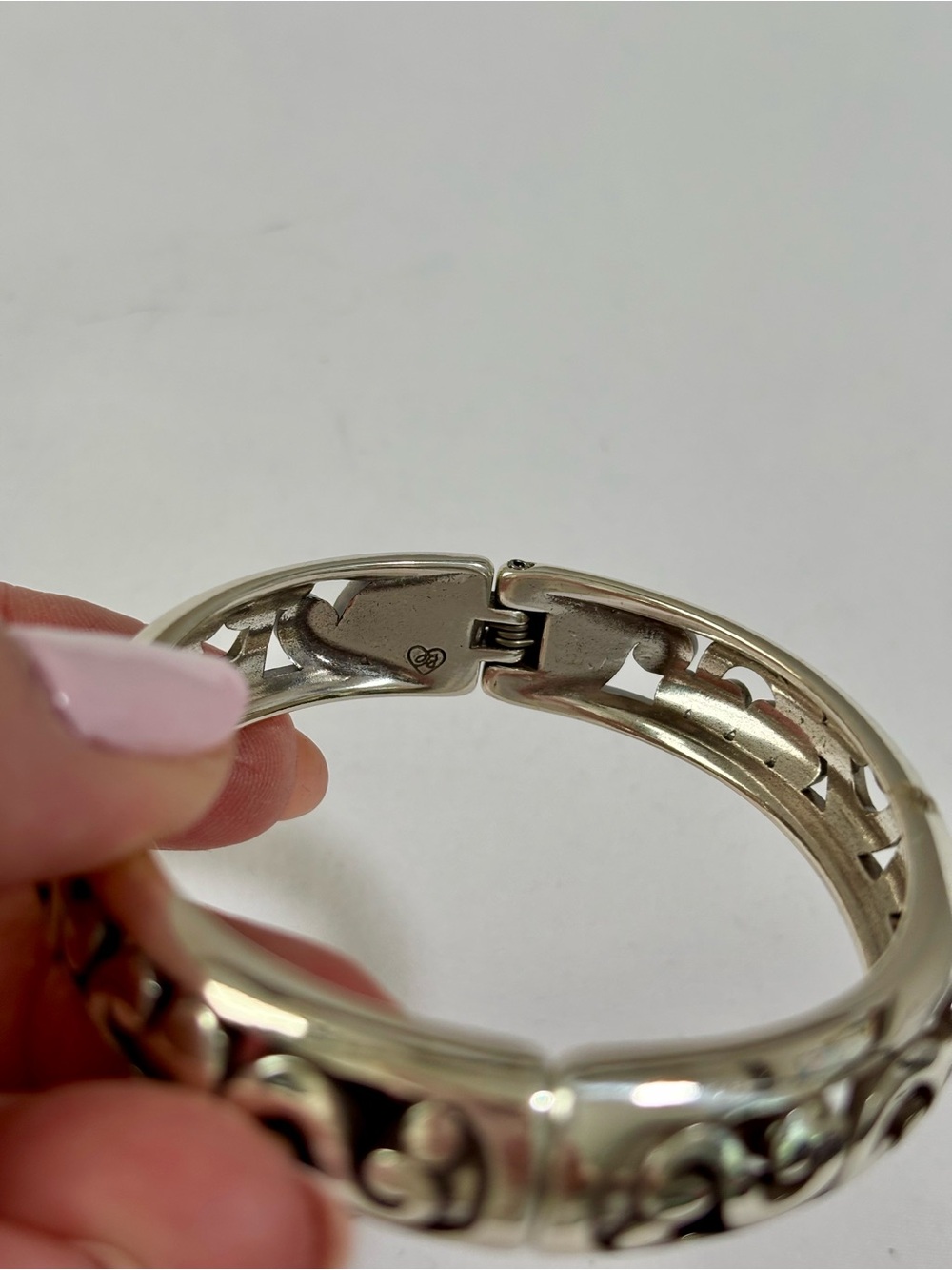 Brighton Silver-plated  Filigree Contempo Openwork Hinged Bangle Bracelet - Picture 4 of 4